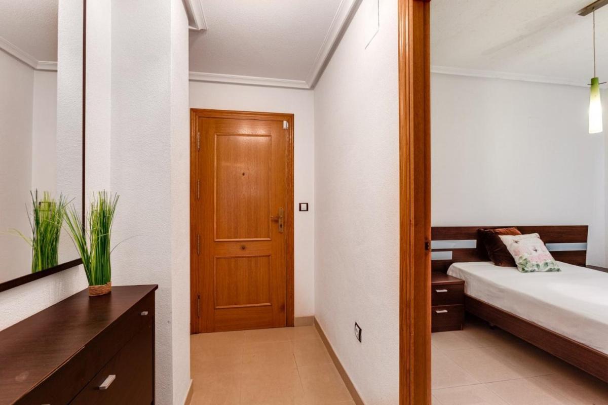 Nice Apartment With Terrace On The Los Locos Beach Torrevieja Exteriör bild