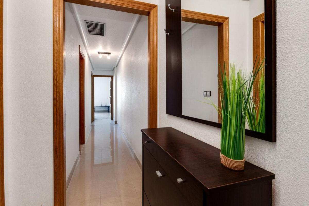 Nice Apartment With Terrace On The Los Locos Beach Torrevieja Exteriör bild