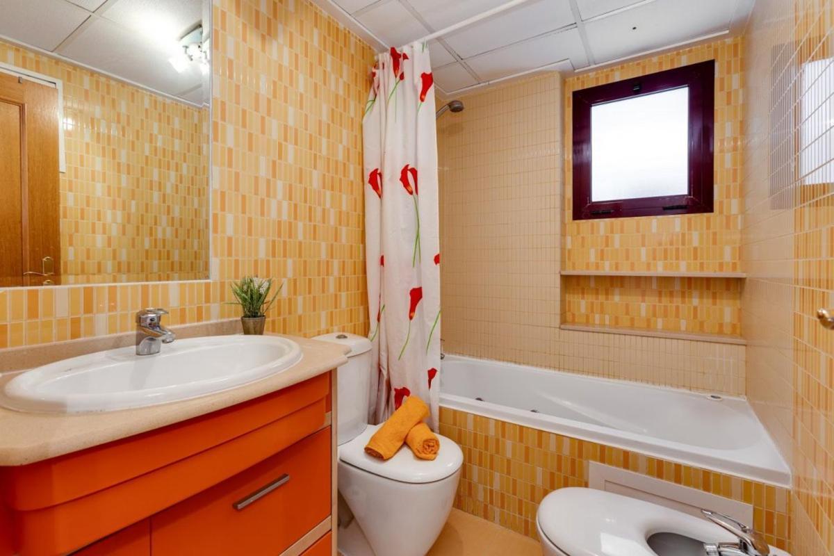 Nice Apartment With Terrace On The Los Locos Beach Torrevieja Exteriör bild